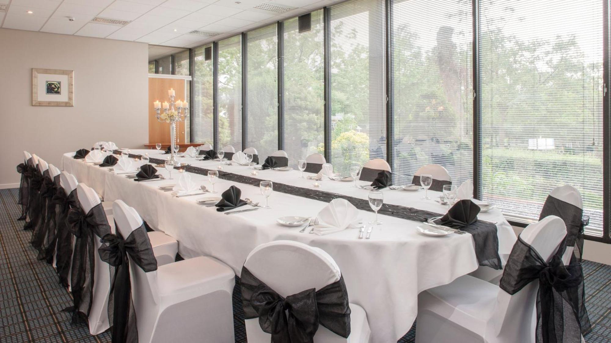 Holiday Inn Runcorn M56 Junction 12 By Ihg Zewnętrze zdjęcie